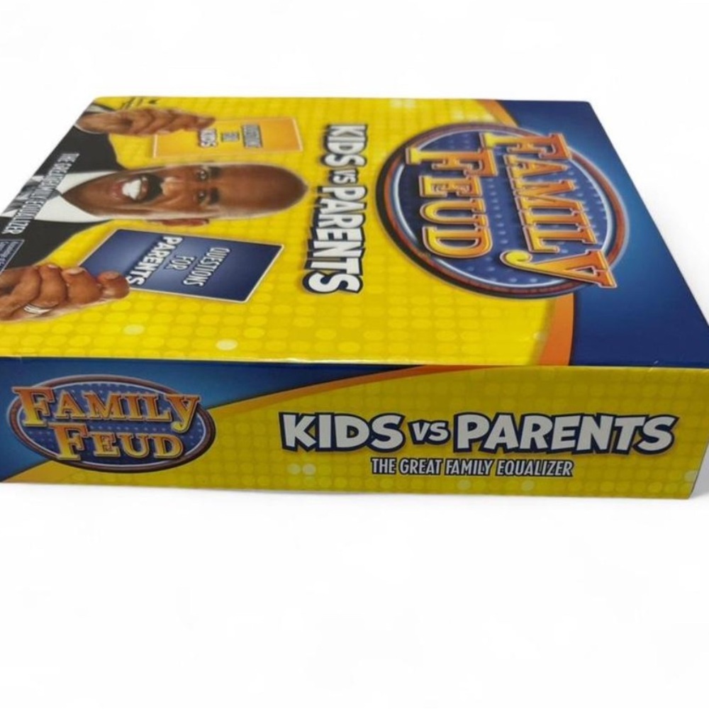 Steve Harvey Family Feud Kids vs Parents Game - Picture 3 of 8